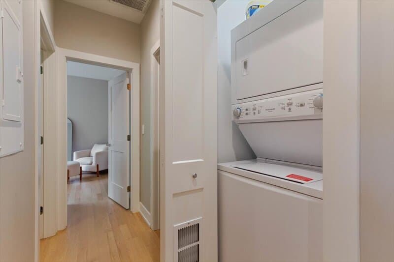 Chicago Condo: 2908 North Allen Avenue