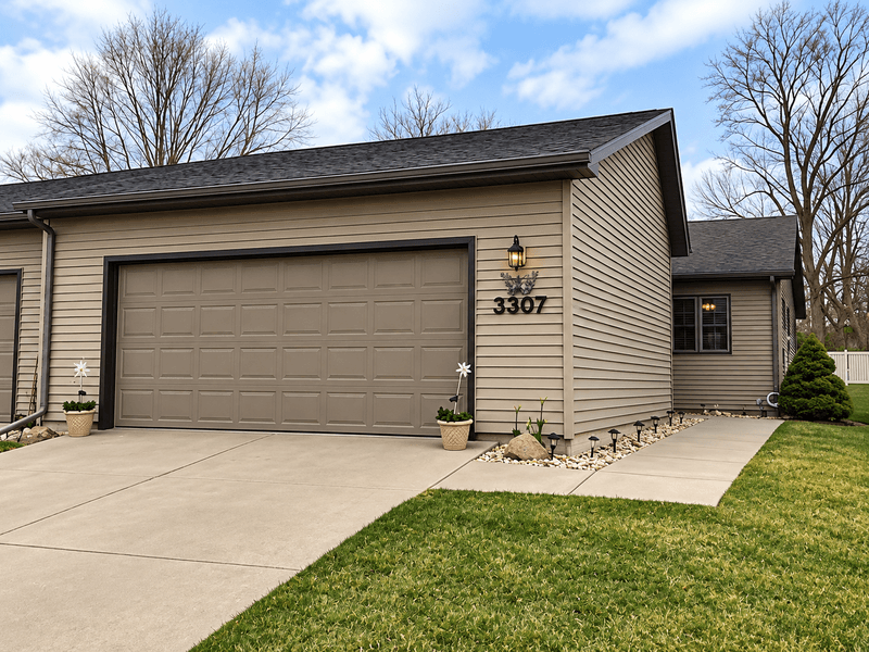 Ames House: 3307 Polaris Drive