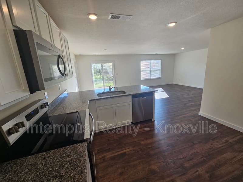 Knoxville House: 6820 Prospect Hill Way