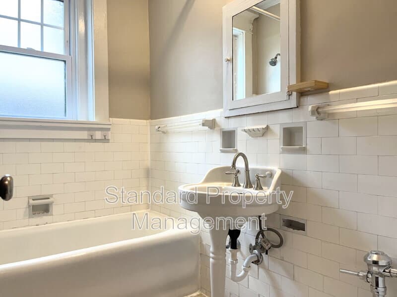 Buffalo Condo: 196 Crescent Avenue