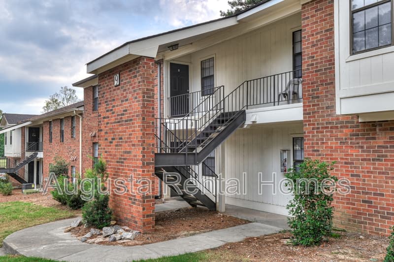 Augusta Condo: 2515 Center West Parkway - 9O