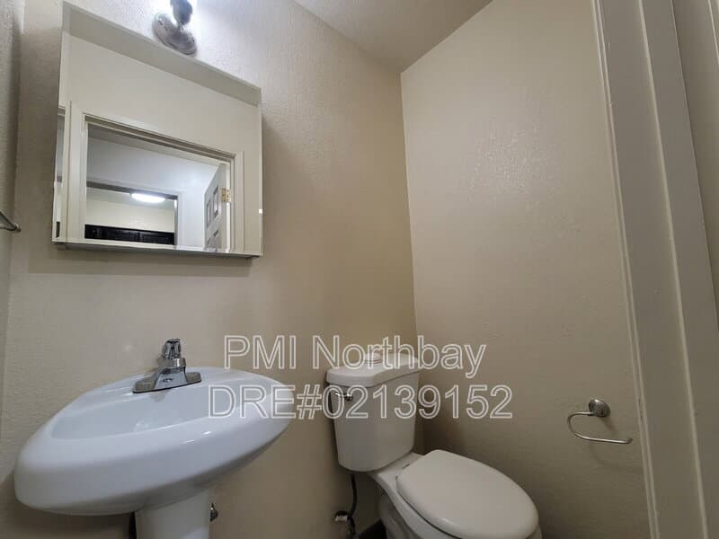 Fairfield Condo: 1206 Dana Dr