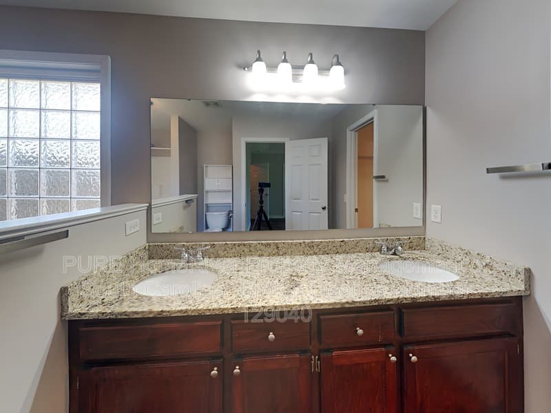Sumter House: 1815 Duke Dr