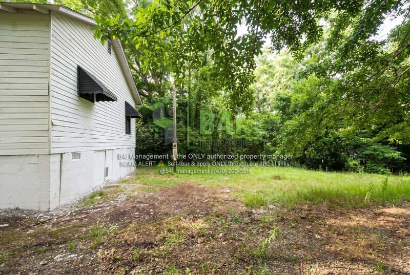 Milledgeville House: 1645 Vinson Hwy