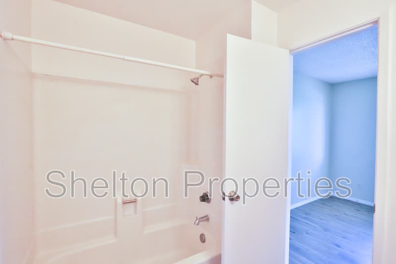 Tempe House: 700 W University Dr Unit 235