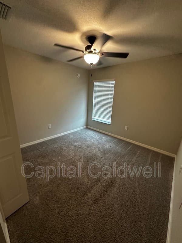 Seffner House: 201 Serena Ridge Dr