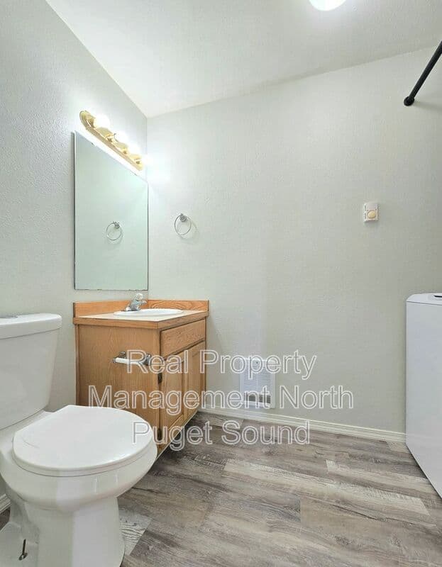 Marysville House: 13008 58th Ave NE