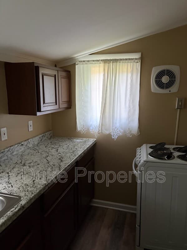 Manlius Condo: 211 Pleasant St C