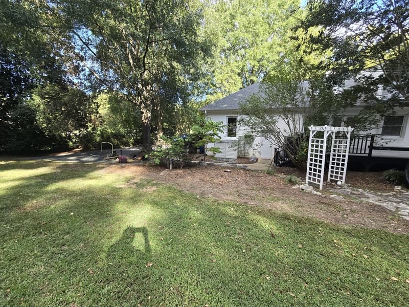 Raleigh House: 5516 Den Heider Way