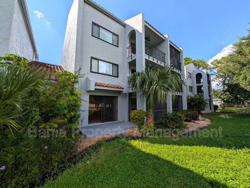Tampa Condo: 6306 Grand Bahama Cir