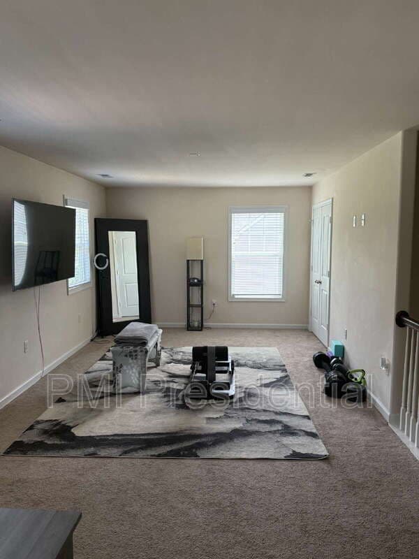 Henrico House: 7044 Hepworth Drive