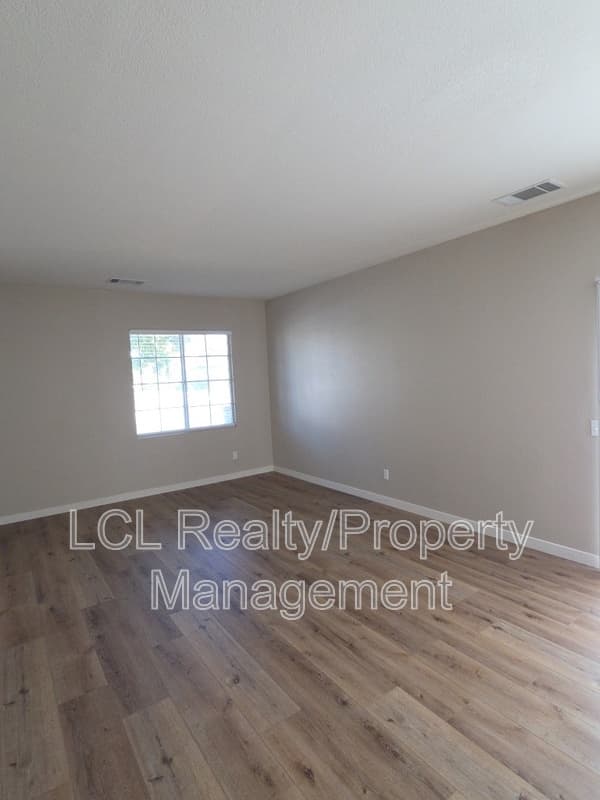 Eastvale House: 6563 Peridot Ct