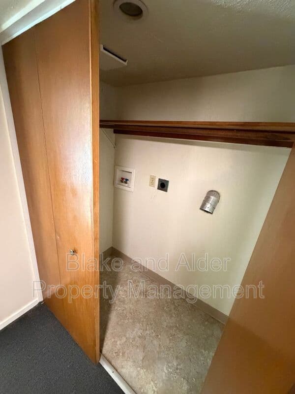 Milwaukie House: 10926 SE Linwood Ave