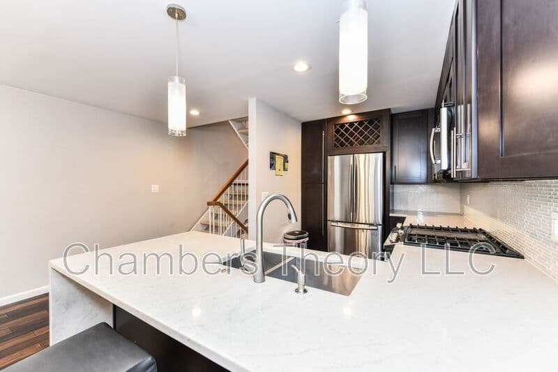 Reston House: 11475 Washington Plz W