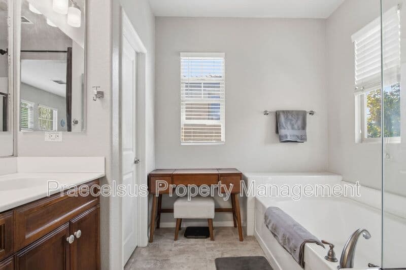 Chula Vista Townhome: 1724 Rolling Water
