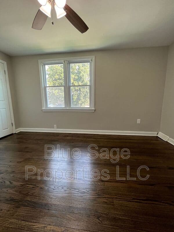 Crum Lynne Townhome: 1220 Lawrence Ave
