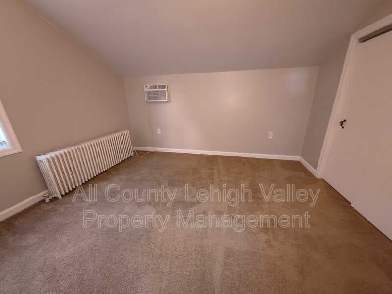 Coplay House: 37 N Front St