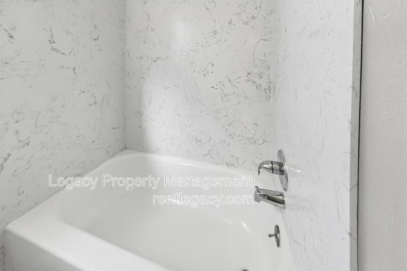 Sacramento House: 3617 Willow Street