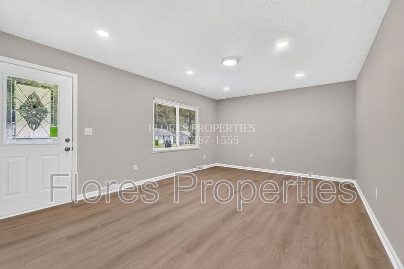 Columbus House: 2561 Milverton Way