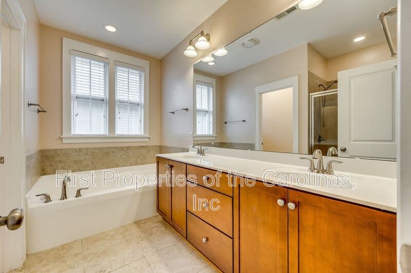 Rock Hill House: 799 Herrons Ferry Rd.