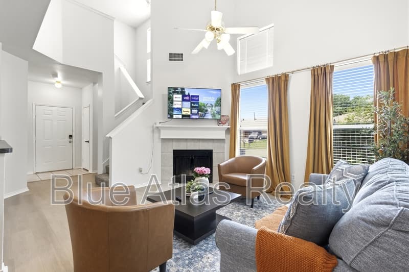 Arlington House: 1081 Enfilar Lane