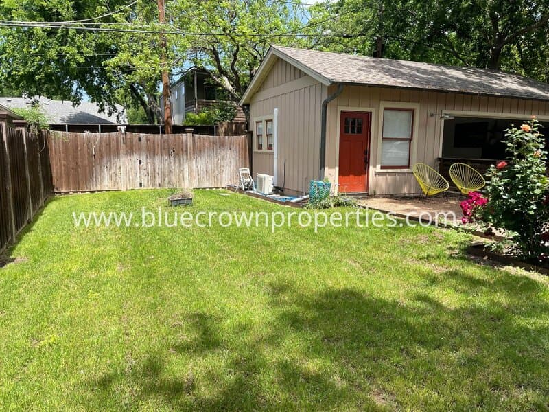 Dallas House: 5521 Richmond Ave