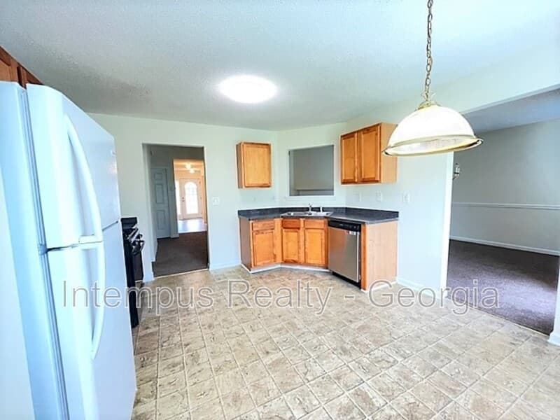 Snellville House: 4389 Persian Ct