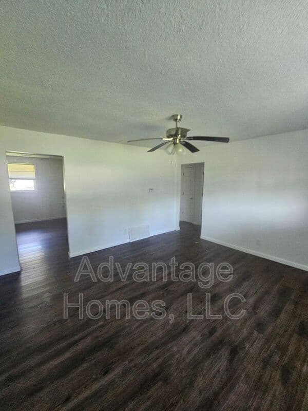 Kansas City House: 746 N 70th St
