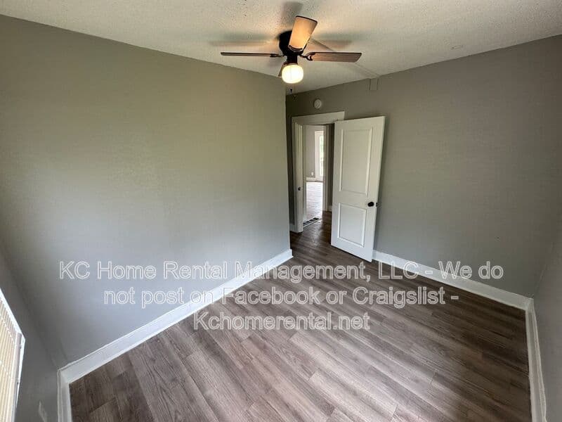 Kansas City House: 7113 N Highland Ave