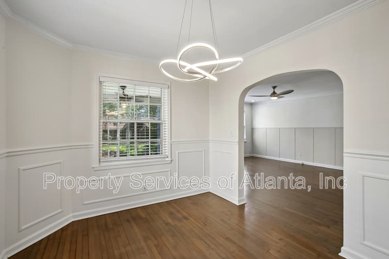 Atlanta House: 1649 Beecher St SW