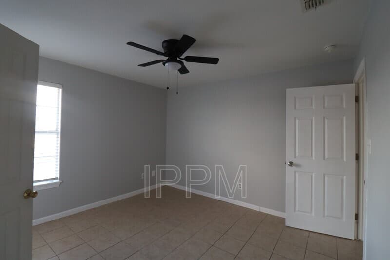 Alton Condo: 809 S Michigan
