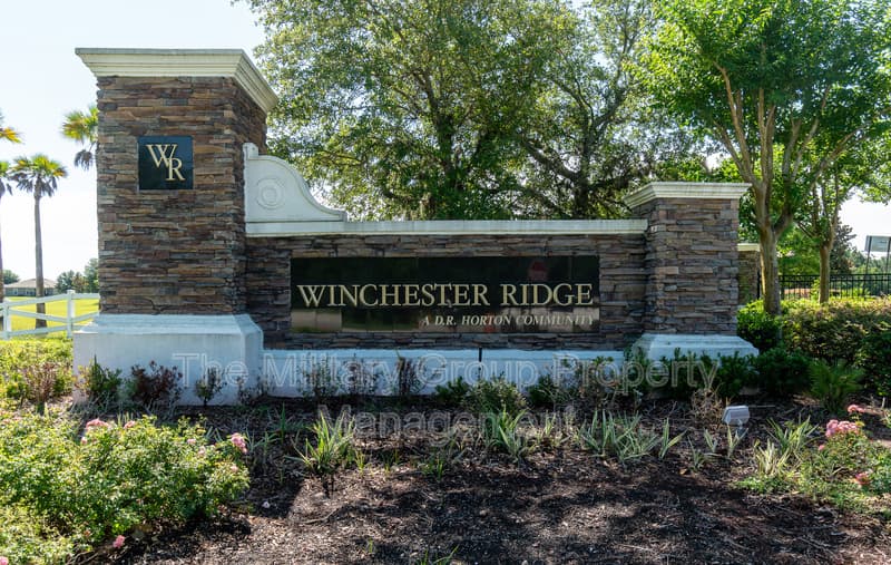 Jacksonville House: 15729 Equine Gait Dr
