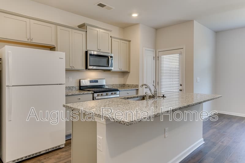 Graniteville House: 818 Quaint Parish Circle