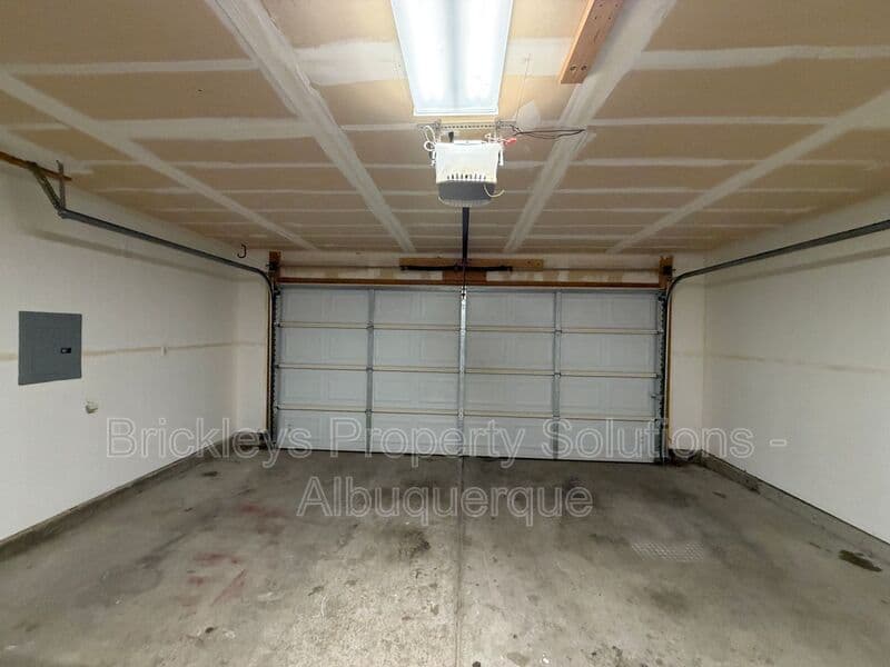 Albuquerque House: 10527 Brookline Pl NW