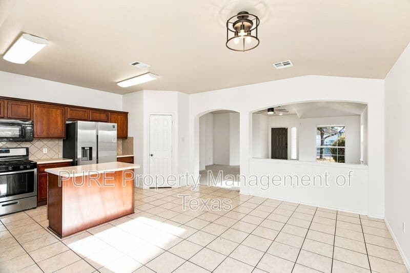 Round Rock House: 3232 Clinton Pl