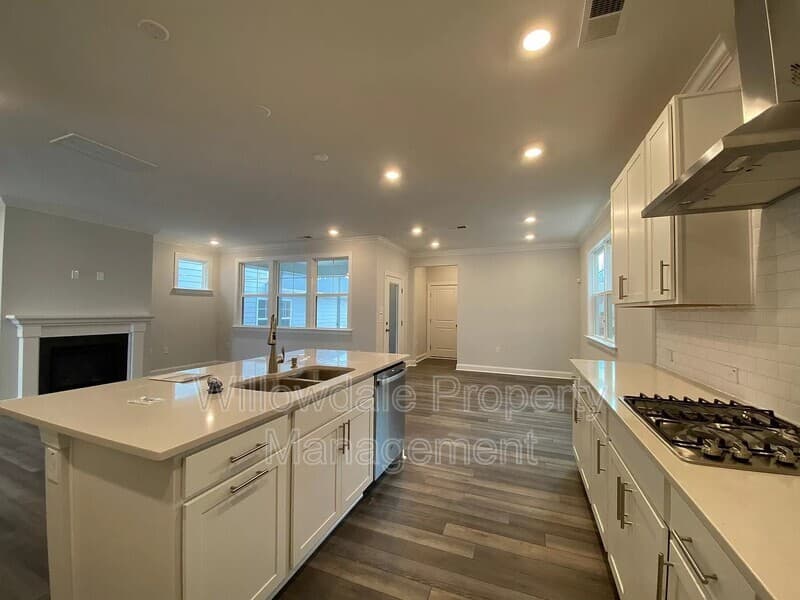 Wake Forest House: 725 Cormiche Lane