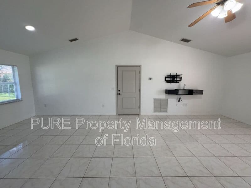 Ocala House: 645 NW 65th St