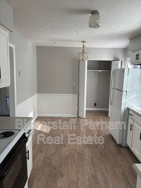 Columbus House: 4925 Foxfire Drive