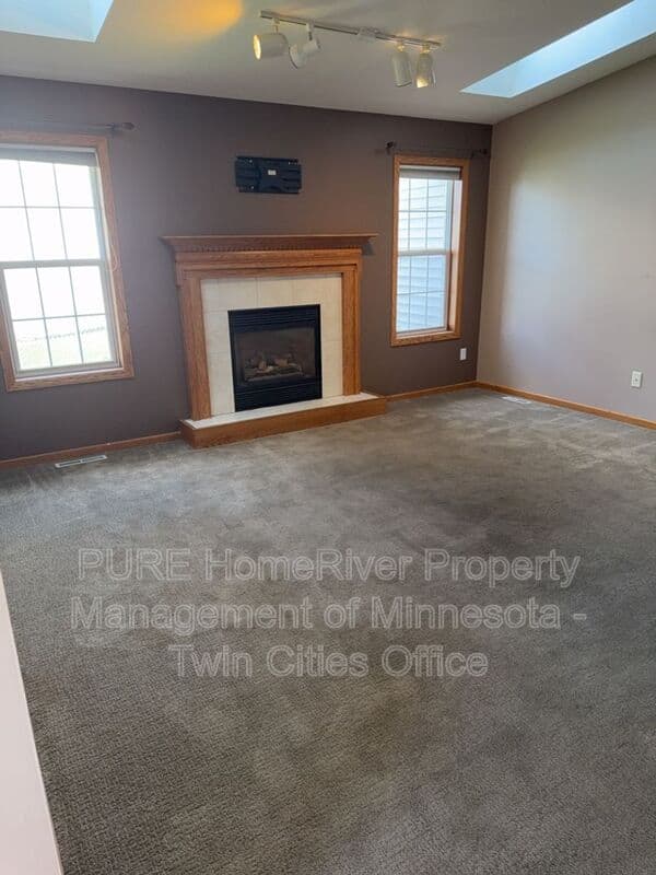 Rochester House: 5939 Shetland Dr NW