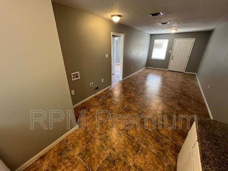 Baker Condo: 5057 Baker Blvd.