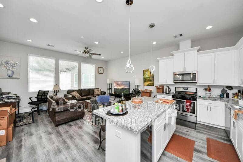 Houston House: 6715 Allegheny Street