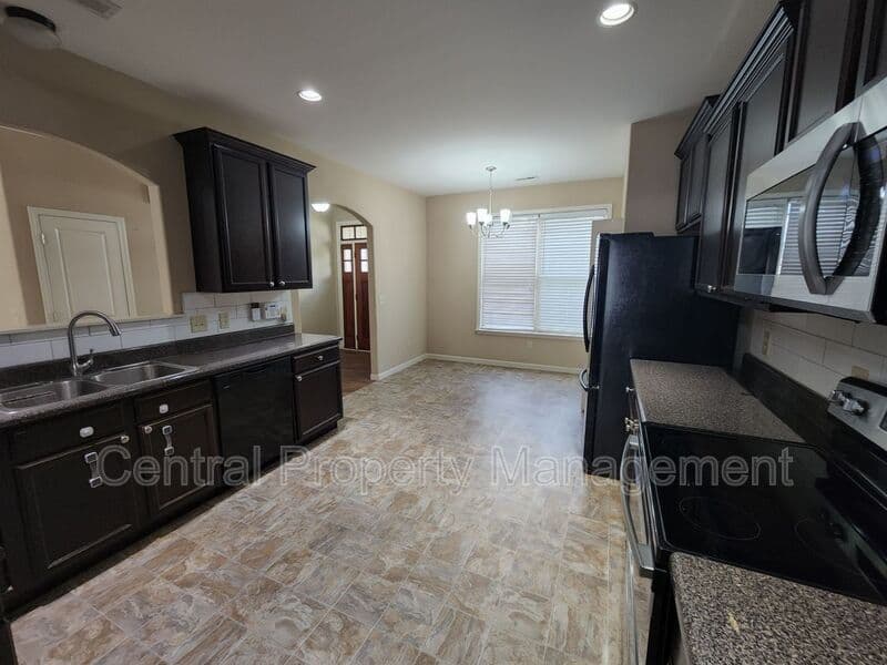 Taylors House: 1 Redwolf Lane