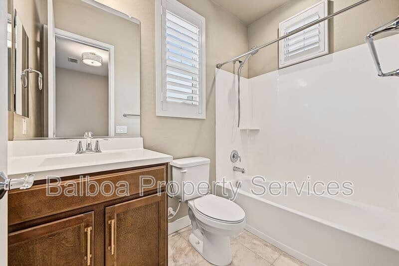 Queen Creek House: 20547 E Via De Colina