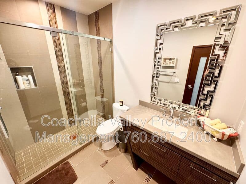 Rancho Mirage House: 21 Lake Shore Dr