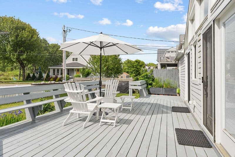 Wells House: 240 Island Beach Road