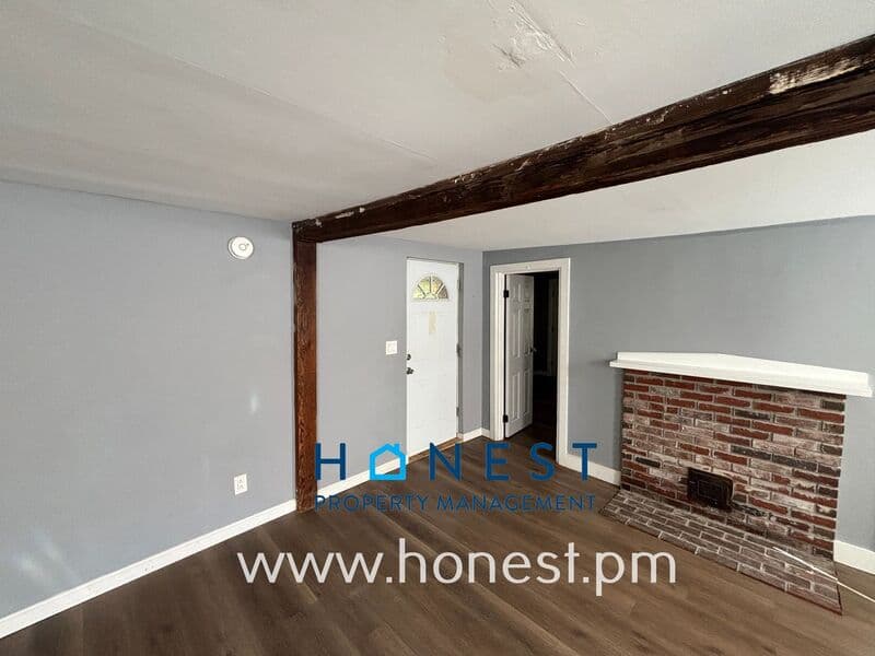 Topsham Condo: 8 Green Street