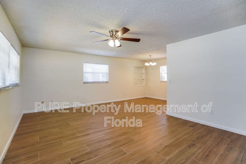 Ocala House: 6807 NW 62nd Place