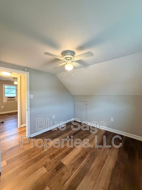 Collingdale House: 424 Pershing Ave