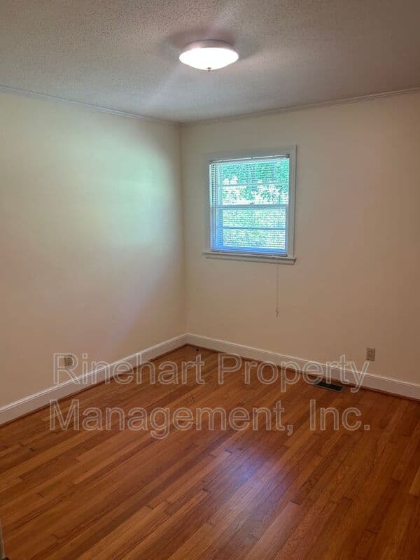Rock Hill House: 1232 Melrose Drive