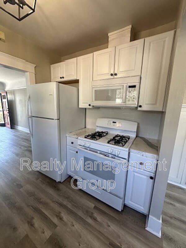 San Diego House: 3672 Florida Street